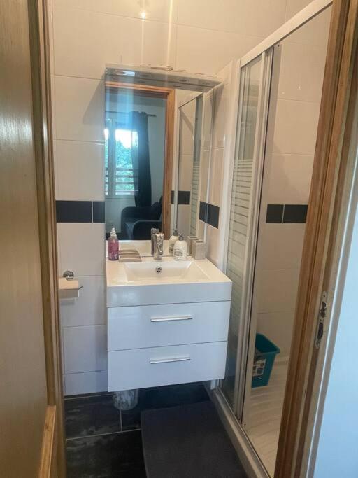 L8 - Villiers-Le-Bel Proche Roissy & Paris Apartman Kültér fotó